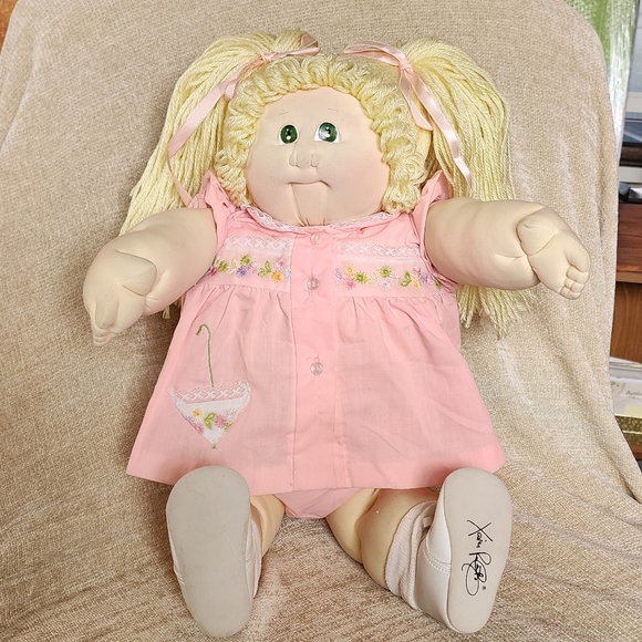Vintage 1984 Xavier Roberts Little People Cabbage Patch Blond